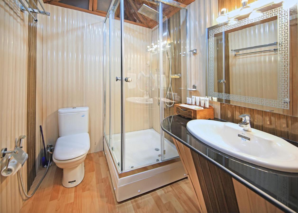 Kolu Group Of Houseboats Otel Srīnagar Dış mekan fotoğraf