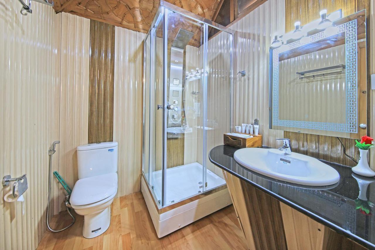 Kolu Group Of Houseboats Otel Srīnagar Dış mekan fotoğraf