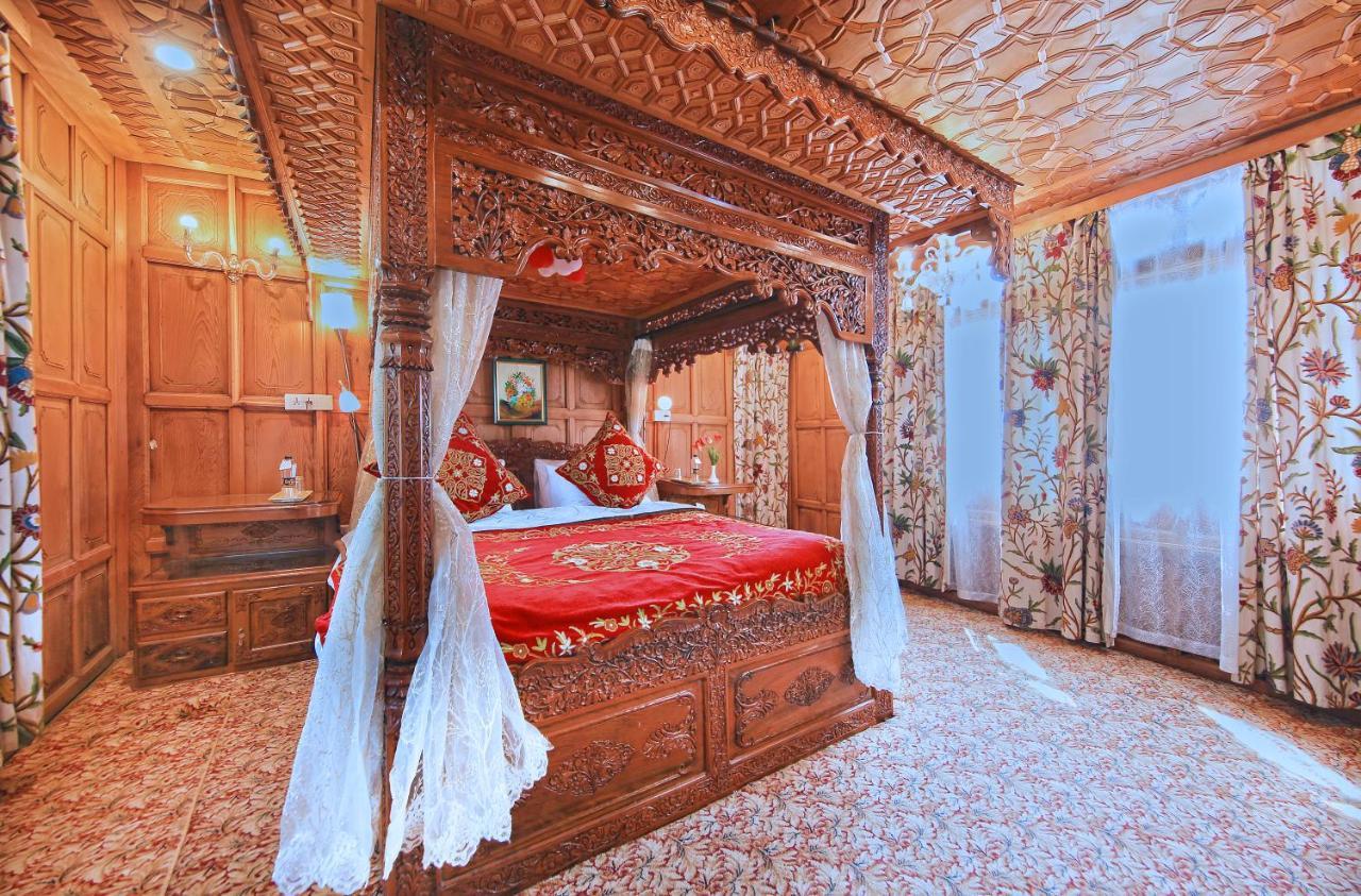 Kolu Group Of Houseboats Otel Srīnagar Dış mekan fotoğraf