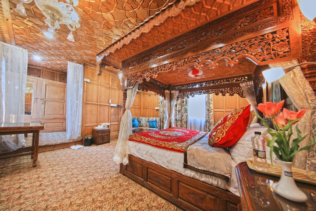 Kolu Group Of Houseboats Otel Srīnagar Dış mekan fotoğraf