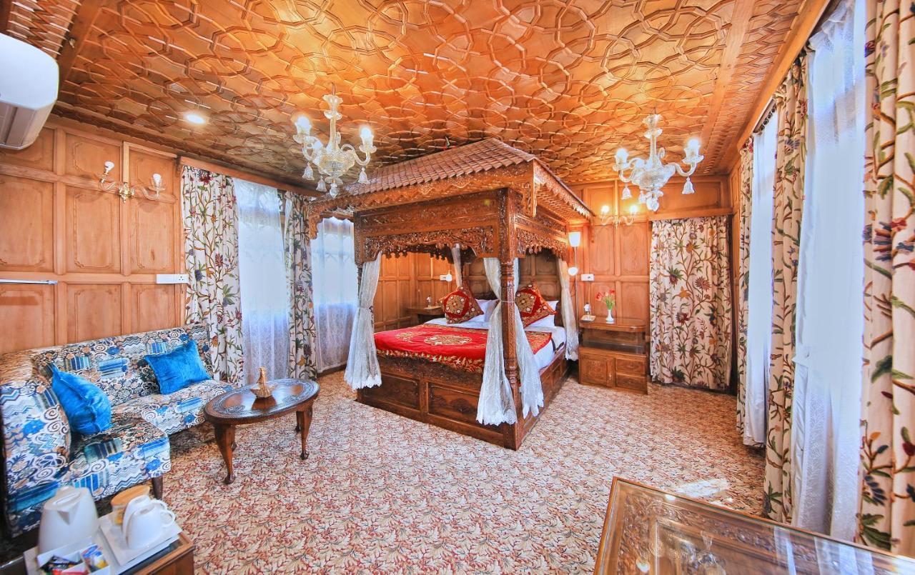 Kolu Group Of Houseboats Otel Srīnagar Dış mekan fotoğraf