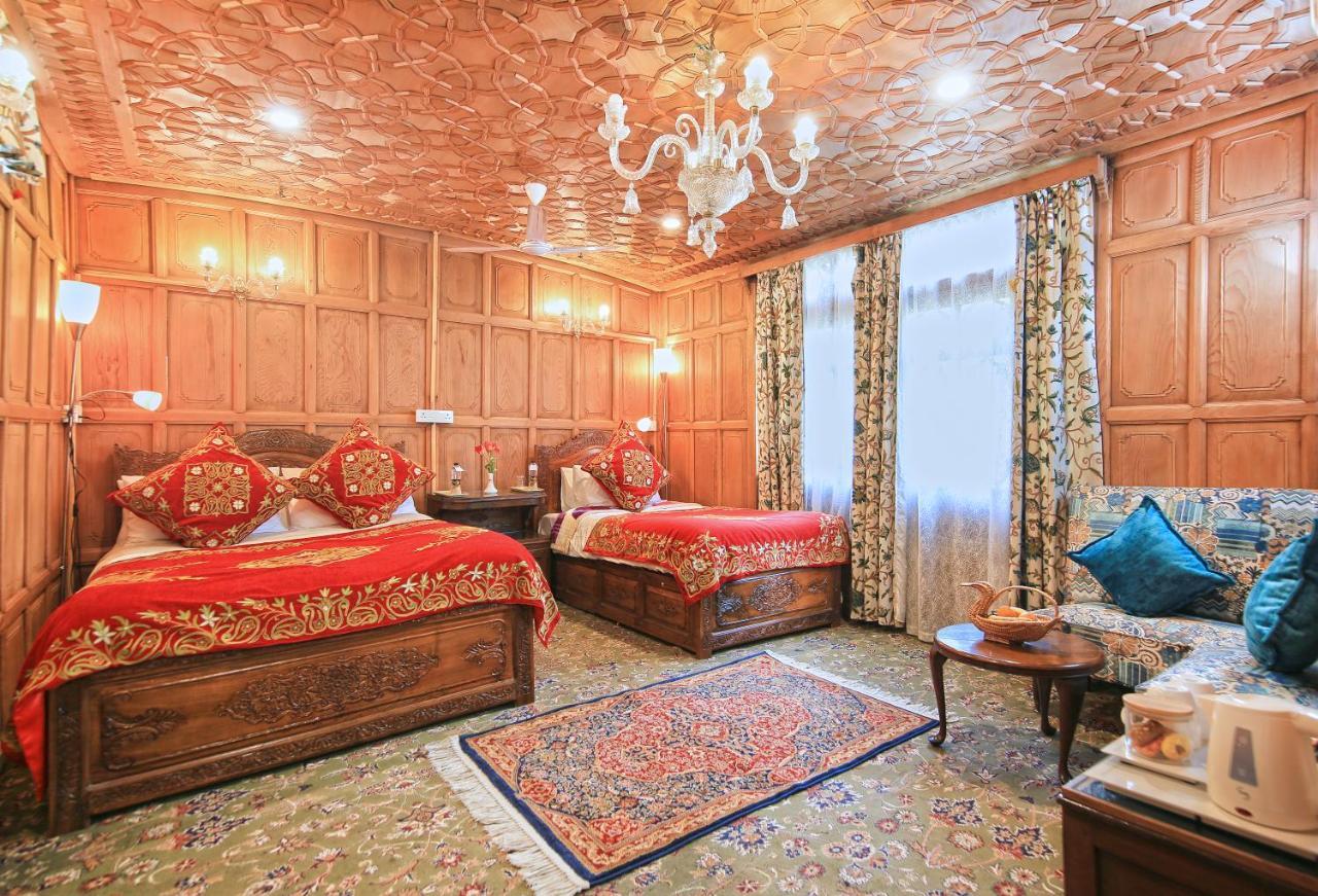 Kolu Group Of Houseboats Otel Srīnagar Dış mekan fotoğraf